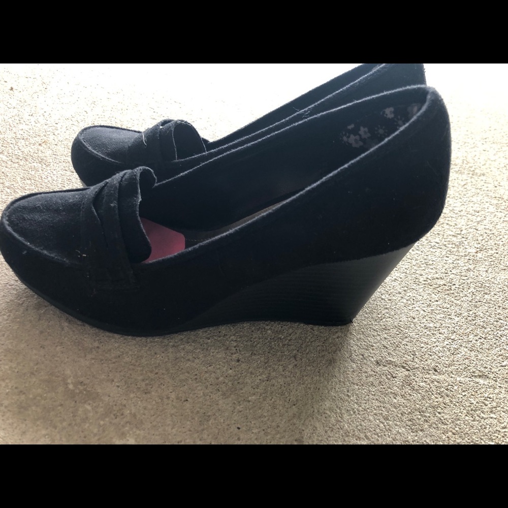 Merona Black Suede wedges 5.5